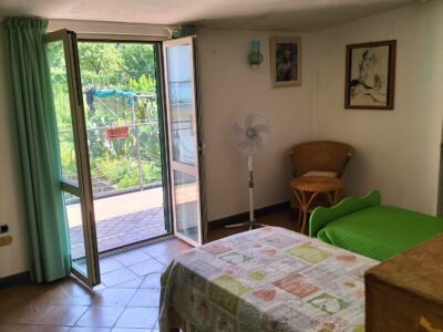 Villa con 3 Appartamenti Indipendenti