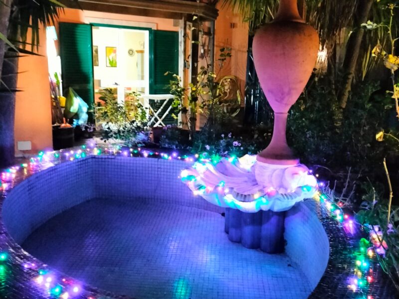 Villa con 3 Appartamenti Indipendenti